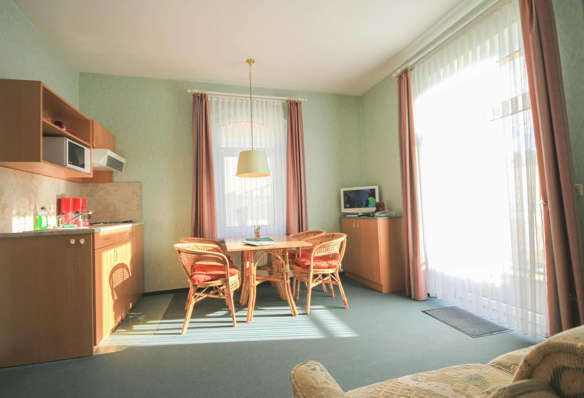 Appartementhaus Zum Strandkorb Kuhlungsborn Bagian luar foto