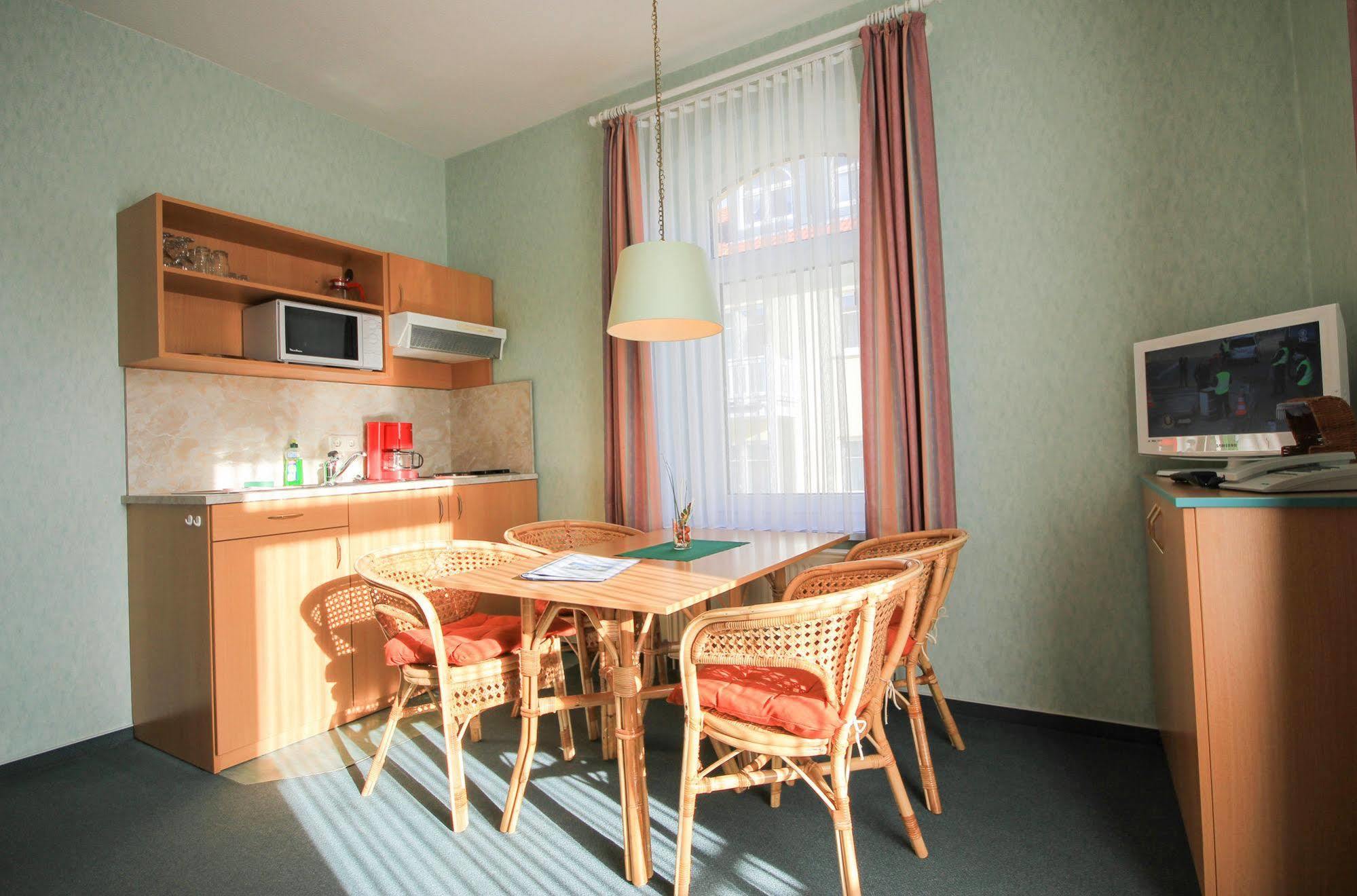 Appartementhaus Zum Strandkorb Kuhlungsborn Bagian luar foto