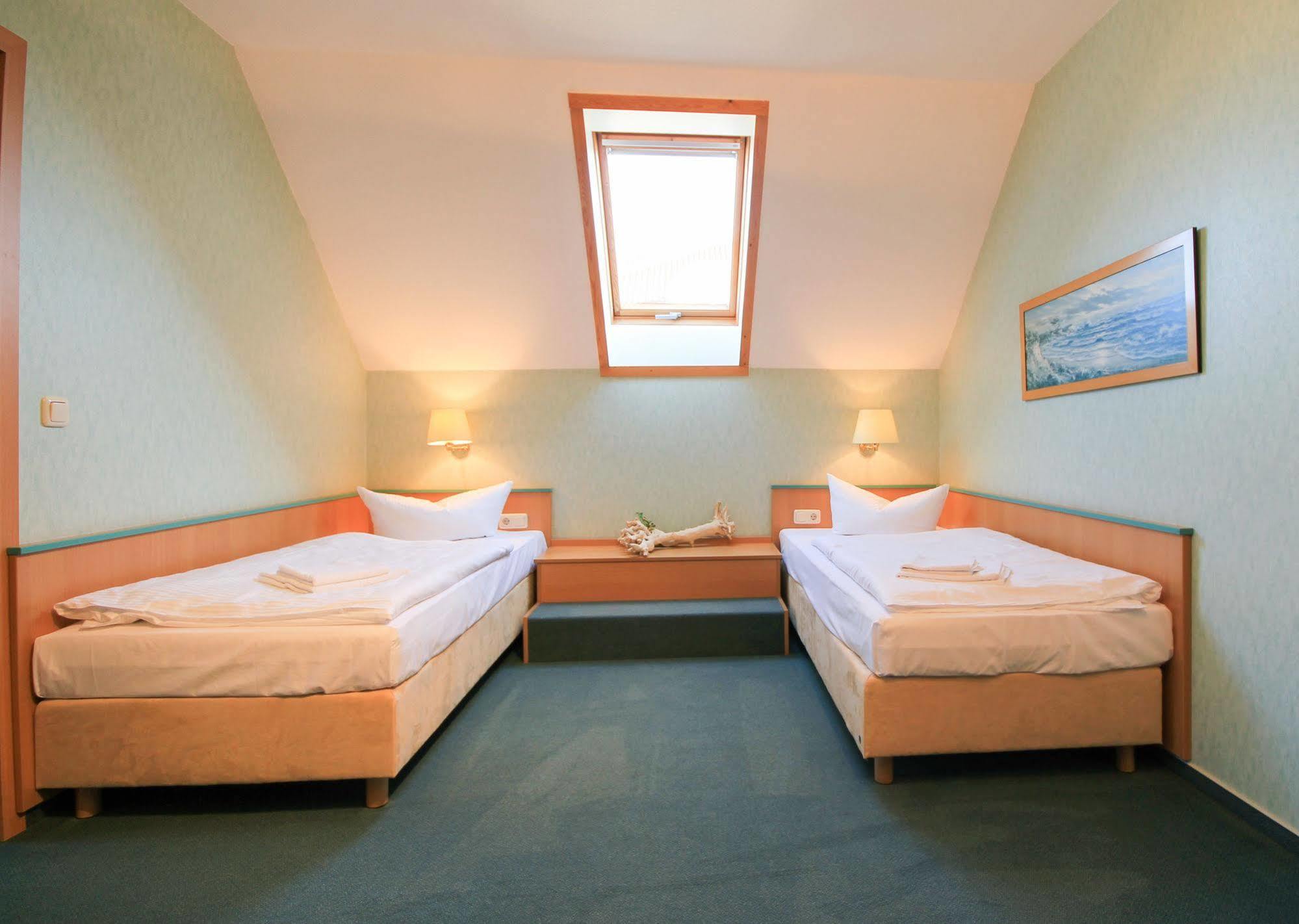 Appartementhaus Zum Strandkorb Kuhlungsborn Bagian luar foto
